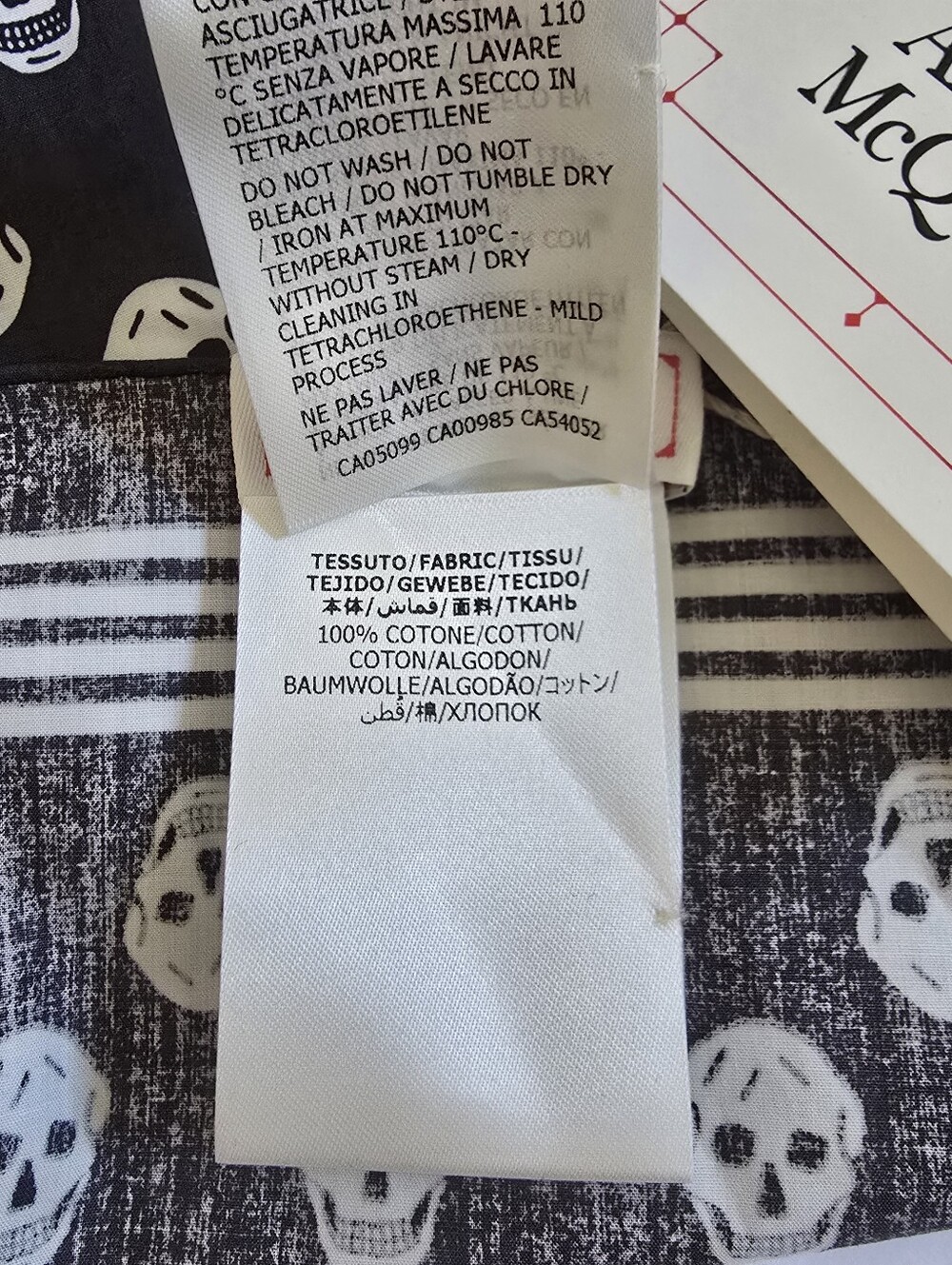 Alexander McQueen Small Bandana Scarf Black White - Picture 3 of 4